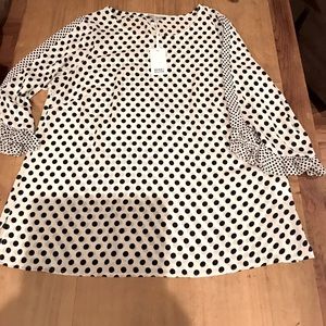 NWT Beautiful contrasting polka dot tunic